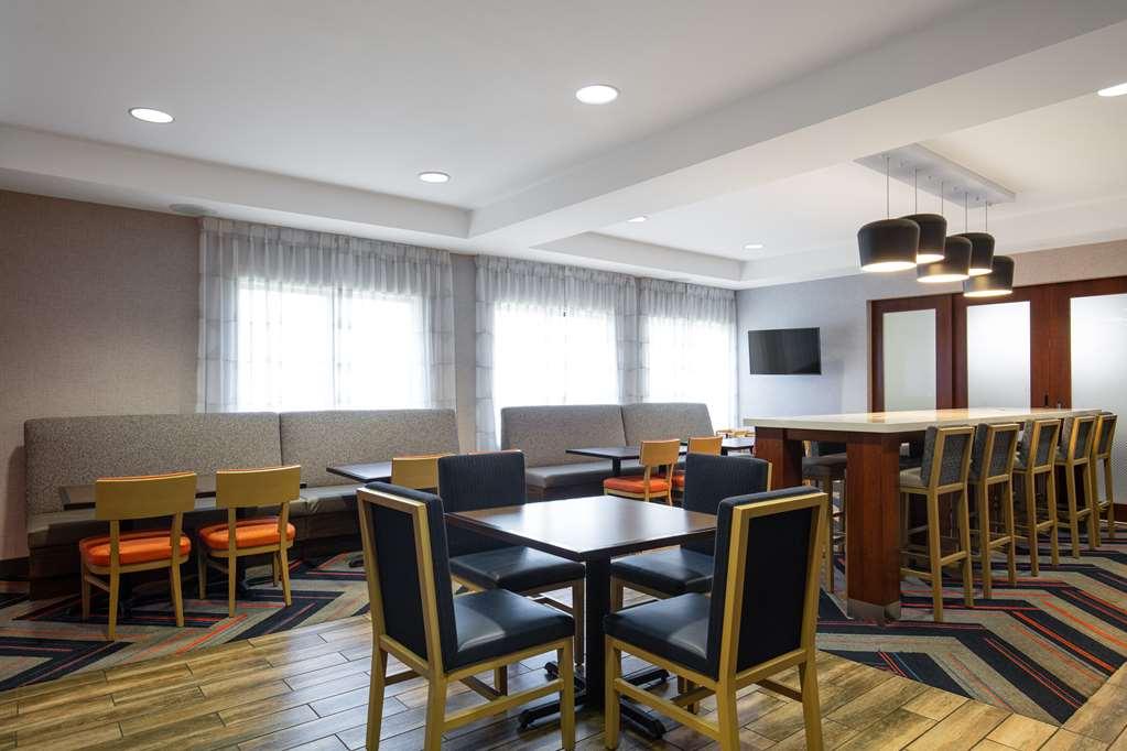 Hampton Inn Медфорд Ресторан фото