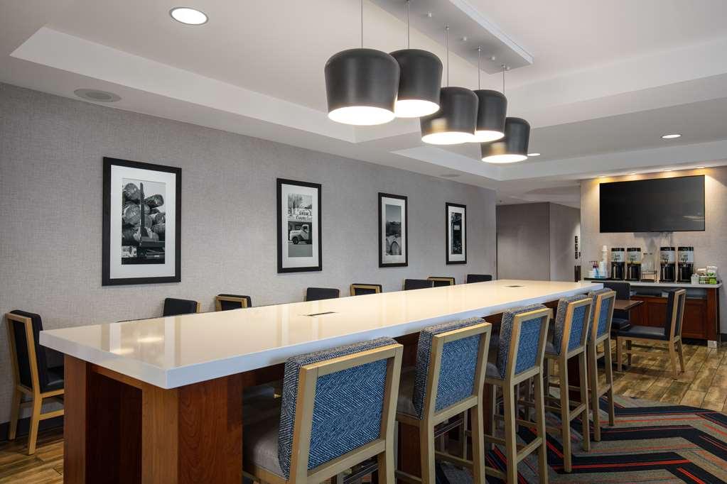 Hampton Inn Медфорд Ресторан фото